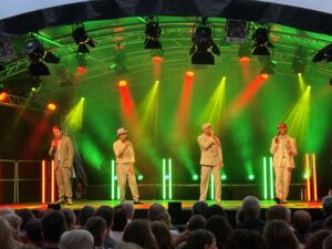 Read more about the article Laut Sein im Regen – unser Flashmob mit Maybebop